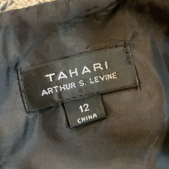 COPY - Tahari black dress with floral pattern, size 12 - Picture 3 of 3